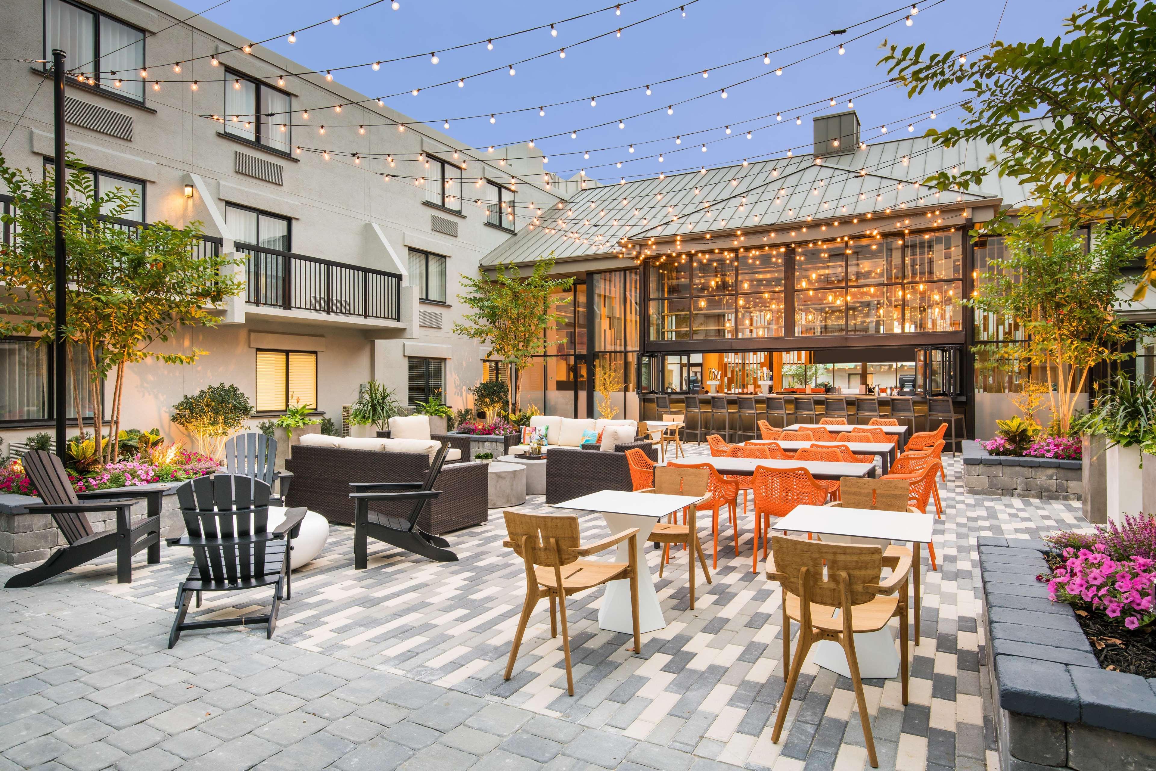 Doubletree By Hilton Gainesville Exteriör bild